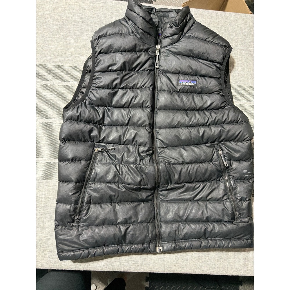 Patagonia Black Down Puffer Vest Men's‎ Medium Lightweight Insulated Zip Up